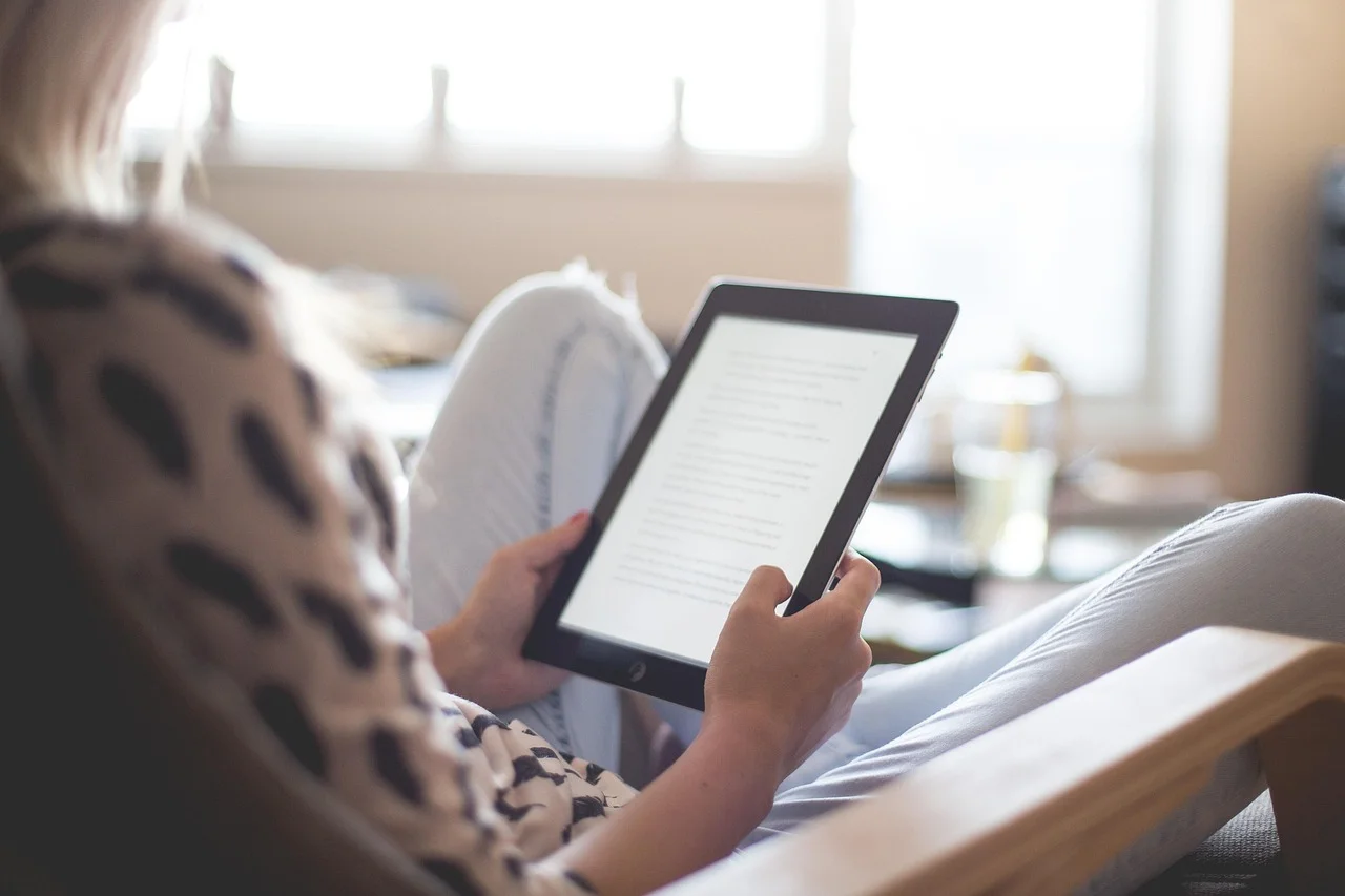 Kursy językowe dla dorosłych online: jak wybrać najlepszy format nauki?